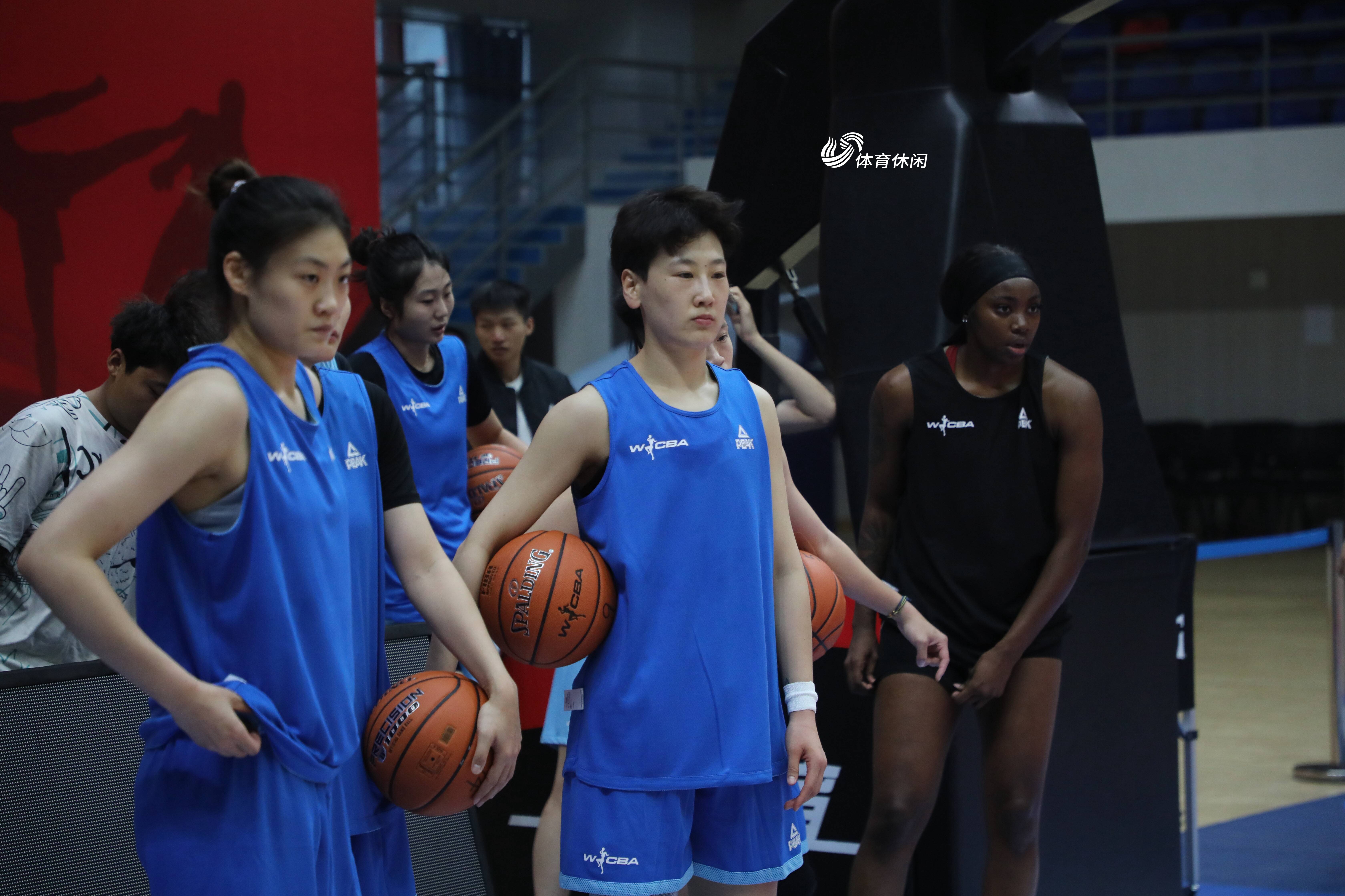 山东女篮全队发挥，主场大胜